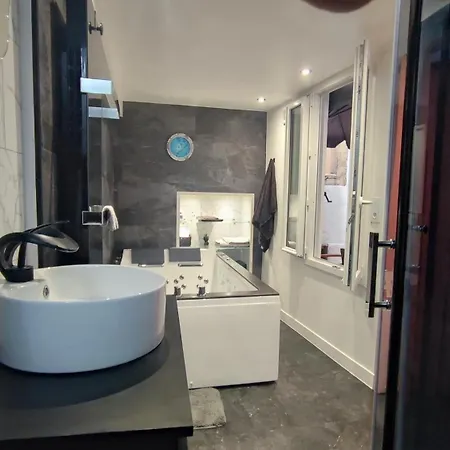 Historic Center - Unusual - Design