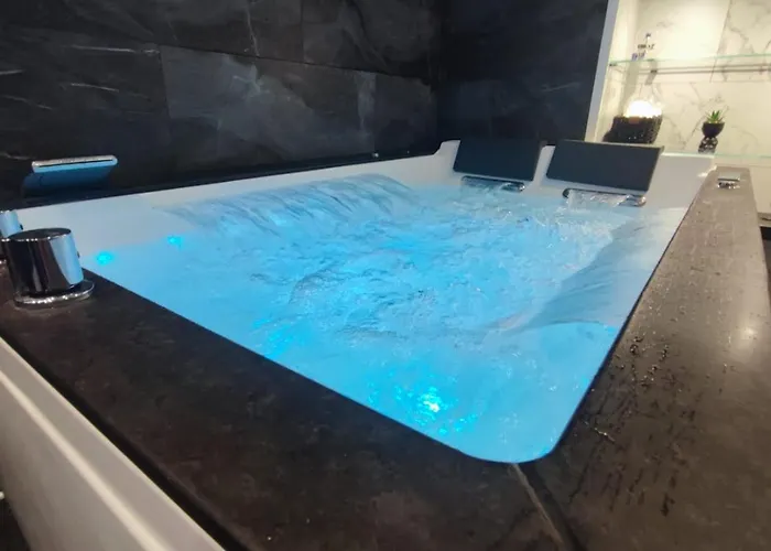 Historic Center - Unusual - Design * ディジョン