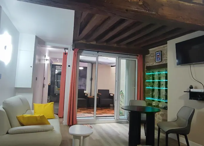 Historic Center - Unusual - Design * ディジョン